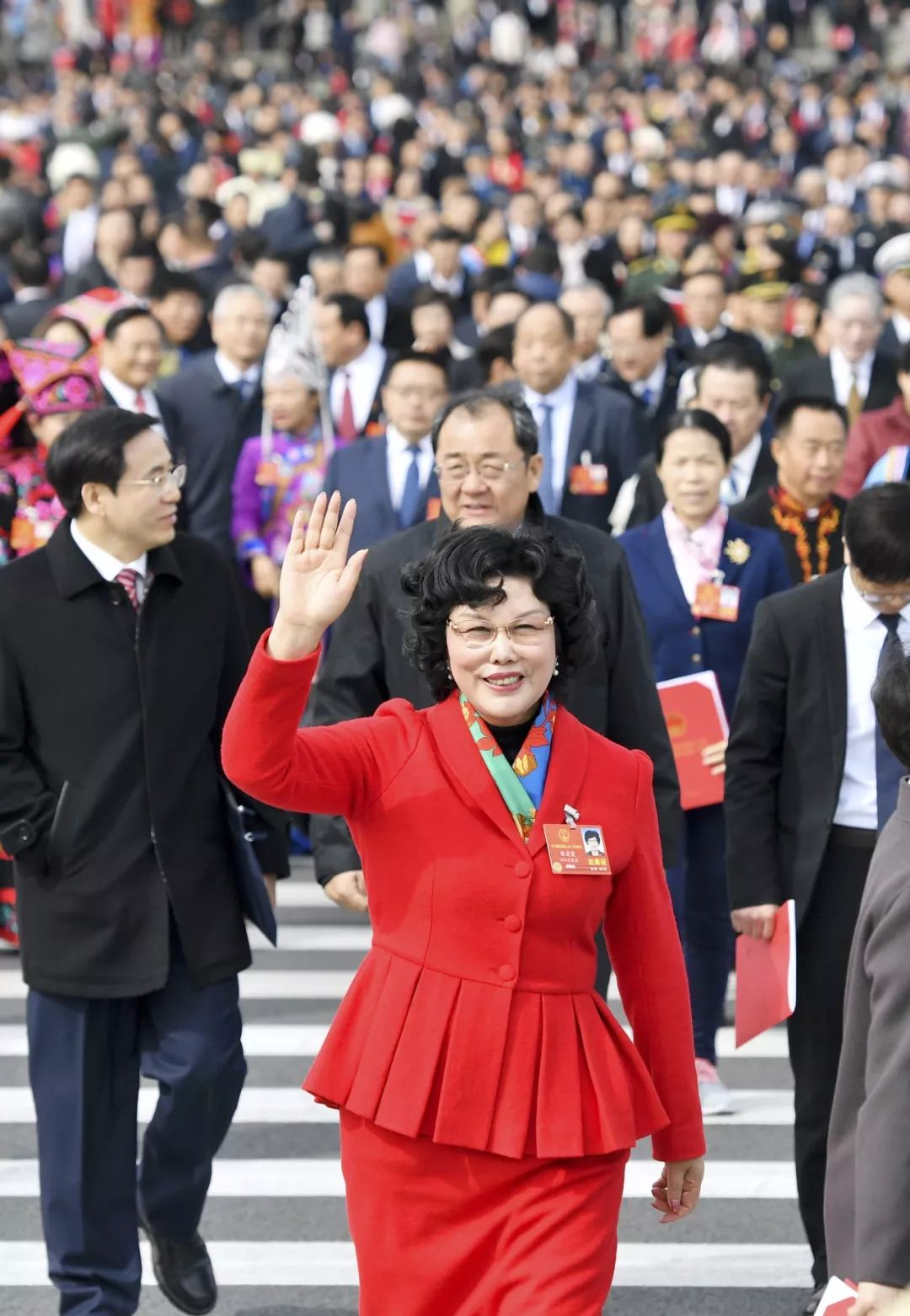 陳愛蓮代表出席十三屆全國人大一次會議閉幕會
